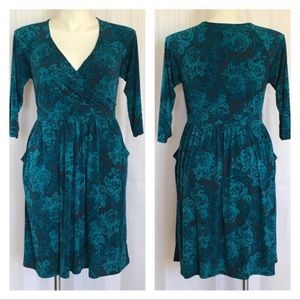 Teal blue rose print dress with pockets!